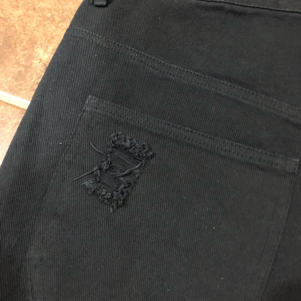 Chelsea & Violet Jean Shorts - Picture 6 of 7